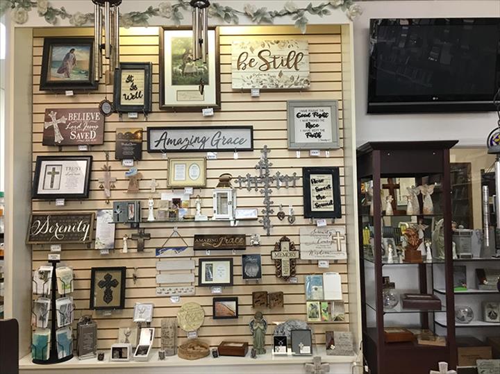 Lifeline Christian Books & Gifts Christian Book Store Effingham, IL